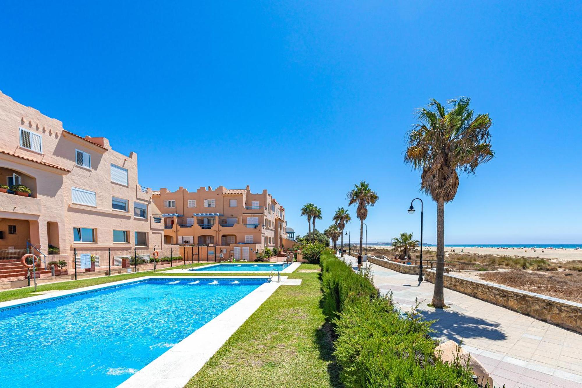 Beachfront, Pool, Terrace, Garage & Fibre Internet 타리파 외부 사진